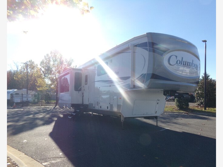 Thumbnail Photo undefined for New 2023 Palomino Columbus Compass
